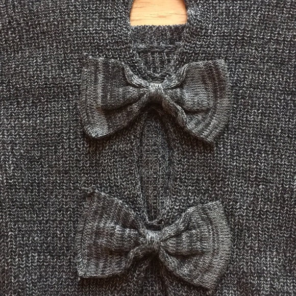 NWT: SWEATER - Picture 3 of 6